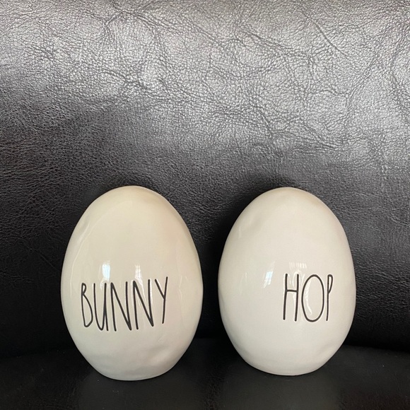 Rae Dunn Easter Eggs ⭐️ if interested make an offer⭐️ - Picture 2 of 3